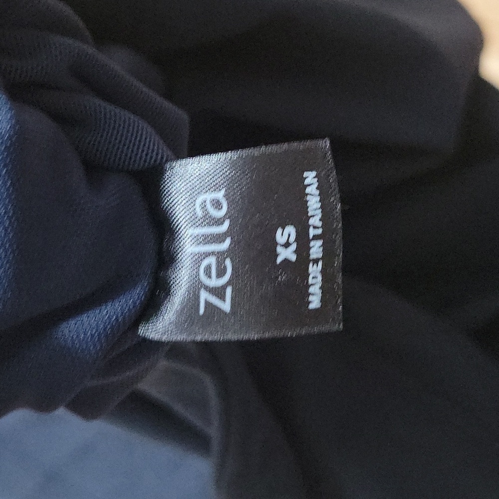 Zella Black 3/4 Athletic running leggings size XS - Picture 6 of 8